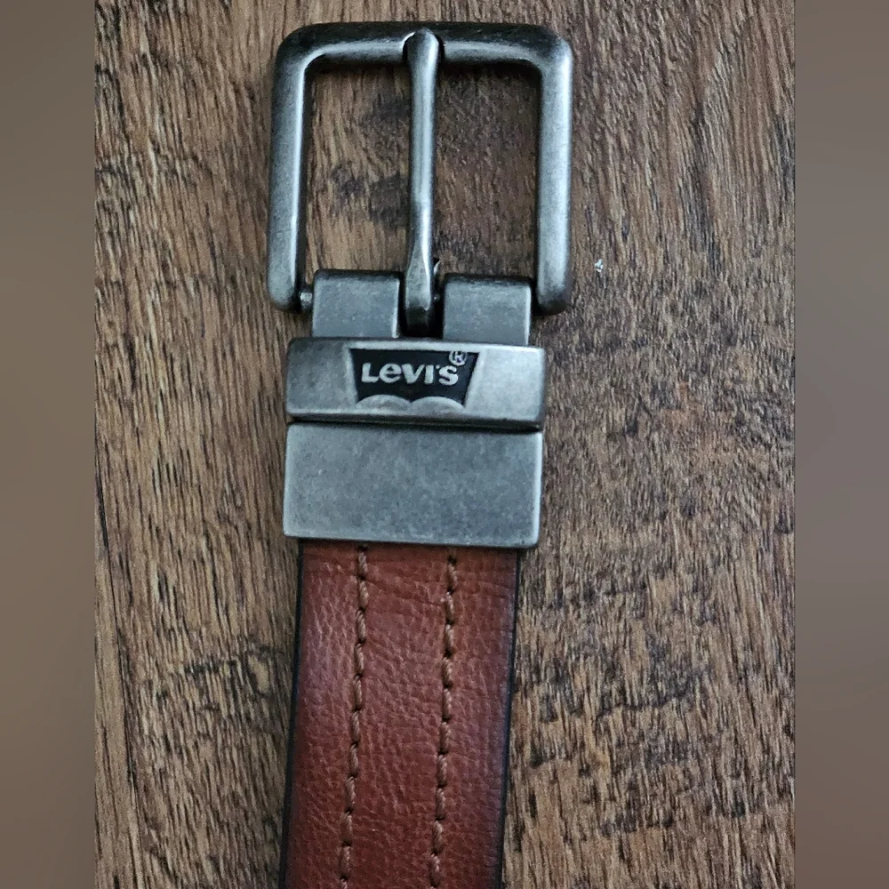 🖤3/$15 Levi's Black/Brown Reversible Leather Kids Belt, Size 26-28